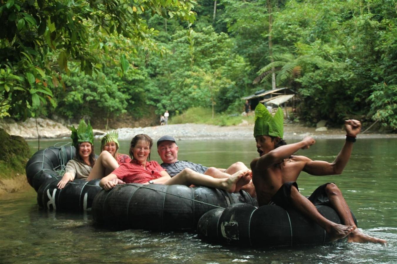 Thejungleguide - Lodges & Treks Bukit Lawang Exterior foto